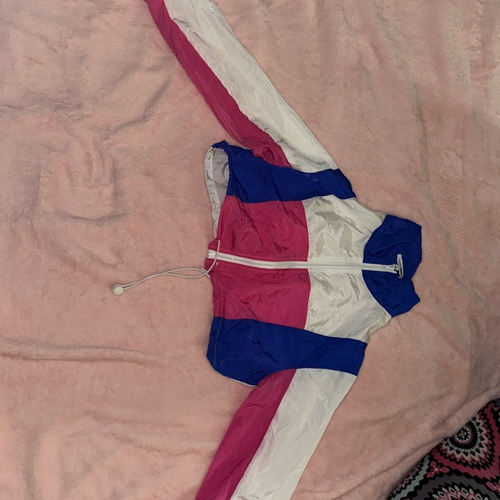 Cropped windbreaker